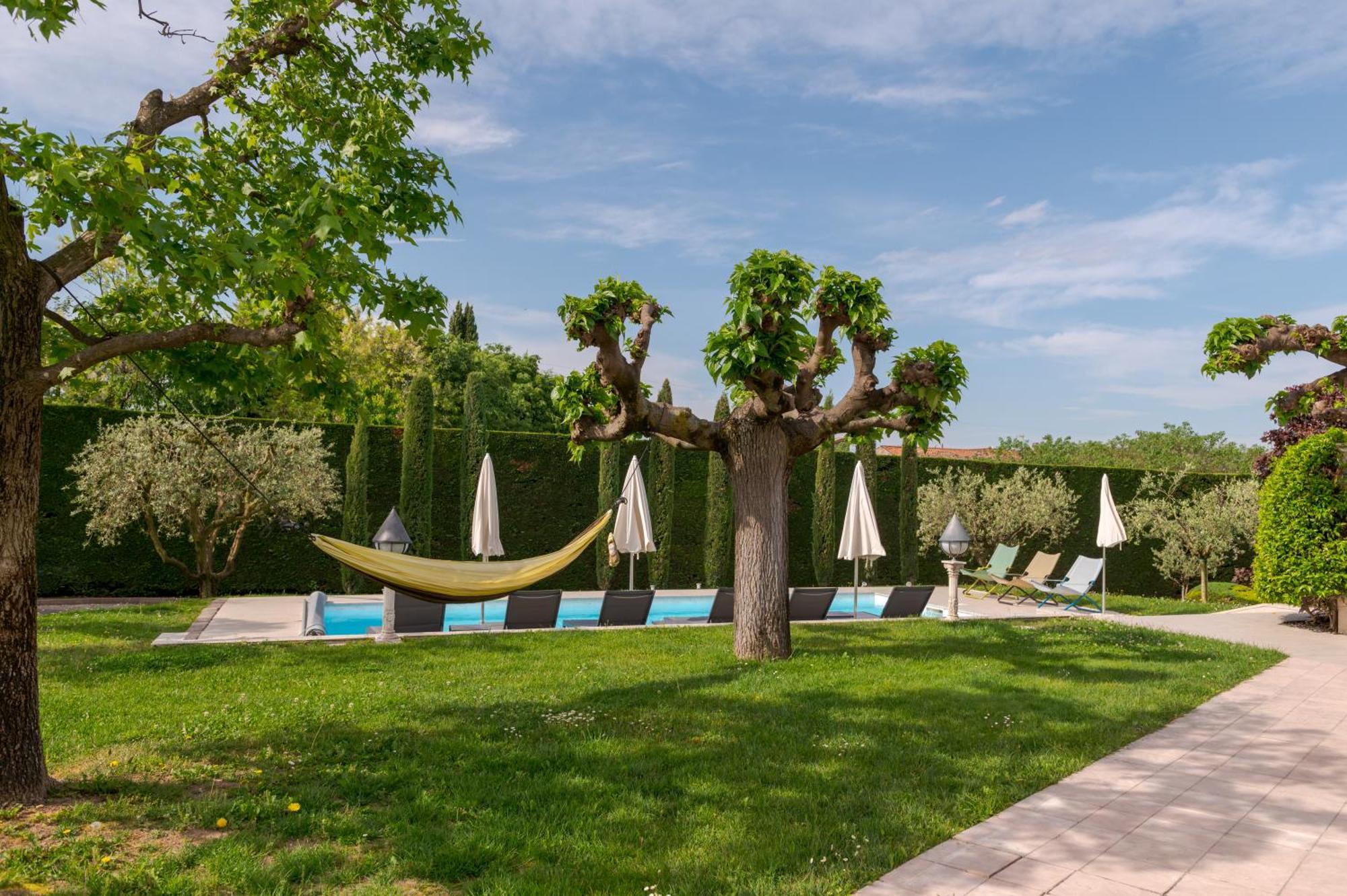 Villa Carini With 3000 Mq Garden & Heated Pool Castelnuovo del Garda Exterior photo